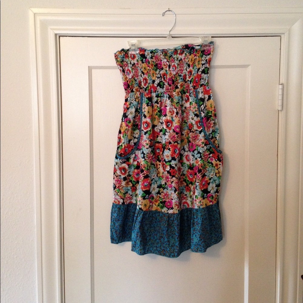 Floral strapless dress